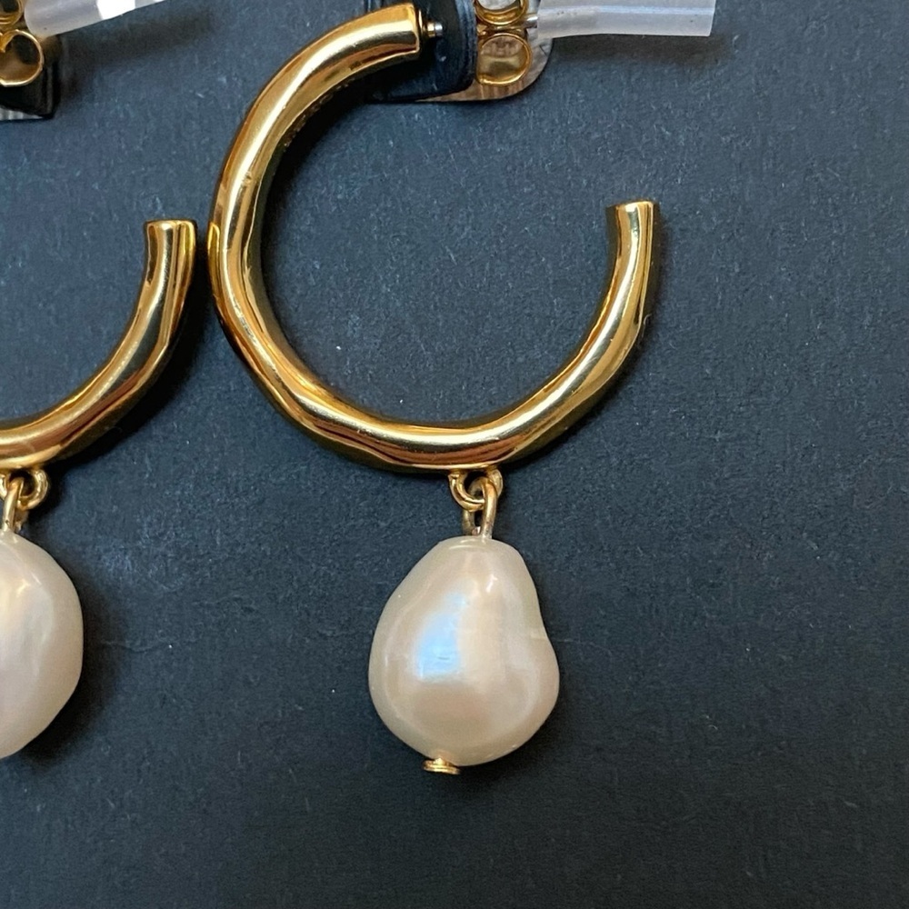 J.Crew Factory Gold Freshwater Pearl Hoop Earrings AY775 - Picture 5 of 6